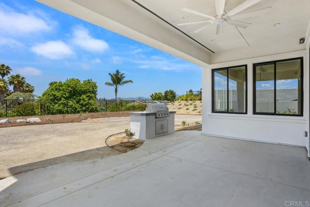 1215 Stonemark Place, Vista CA: https://media.crmls.org/mediaz/291b9e86-6d4e-4654-b37b-96f9e17f8dc9.jpg