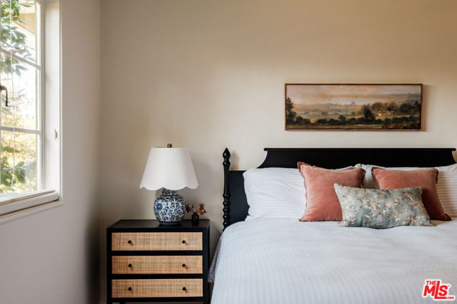 5273 Village, Los Angeles CA: https://media.crmls.org/mediaz/291bd6e2-2b7c-4a0a-842e-b6c1a1488bed.jpg