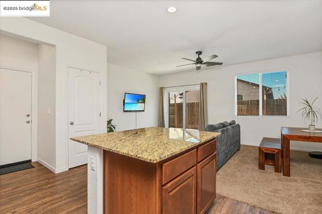 745 Bluestone Dr, Stockton CA: https://media.crmls.org/mediaz/291bfdc0-9e5e-4e16-9091-63e23b516090.jpg