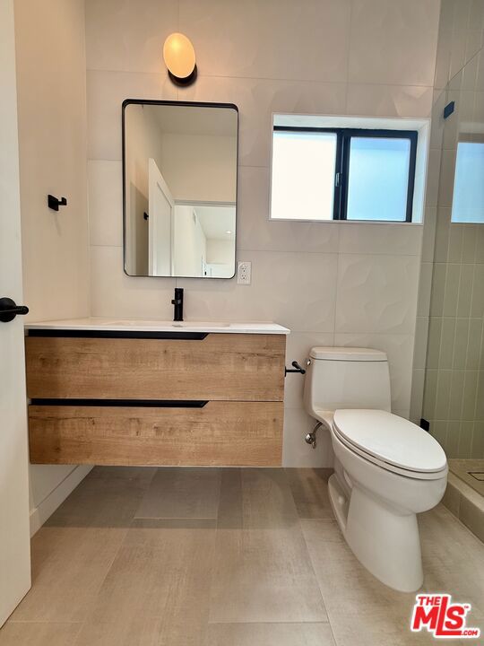2427 Shoredale Avenue, Los Angeles CA: https://media.crmls.org/mediaz/291e03b8-150e-46b7-8c0d-42c40f514bdb.jpg