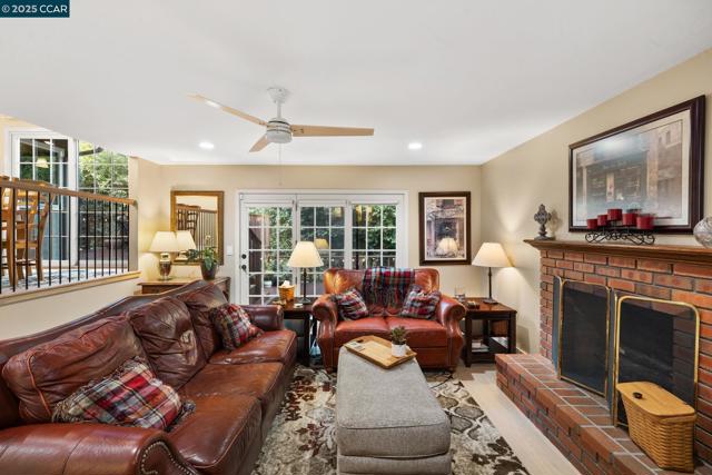 11878 W Vomac Rd, Dublin CA: https://media.crmls.org/mediaz/291e03fd-191f-420f-b92f-0a9d4423b7bd.jpg