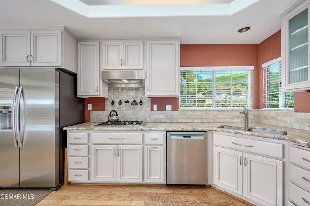 3695 Mapleknoll Place, Thousand Oaks CA: https://media.crmls.org/mediaz/291ec15e-e400-4492-b38e-41f0652c7b70.jpg