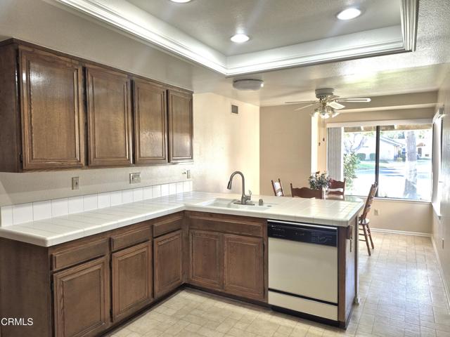 Detail Gallery Image 2 of 46 For 35208 Village 35, Camarillo,  CA 93012 - 2 Beds | 2 Baths