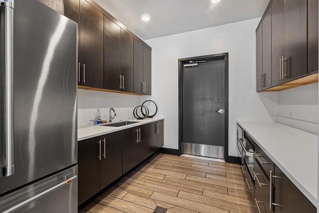 Image 35 of 45 For 44867 Grimmer Blvd  300