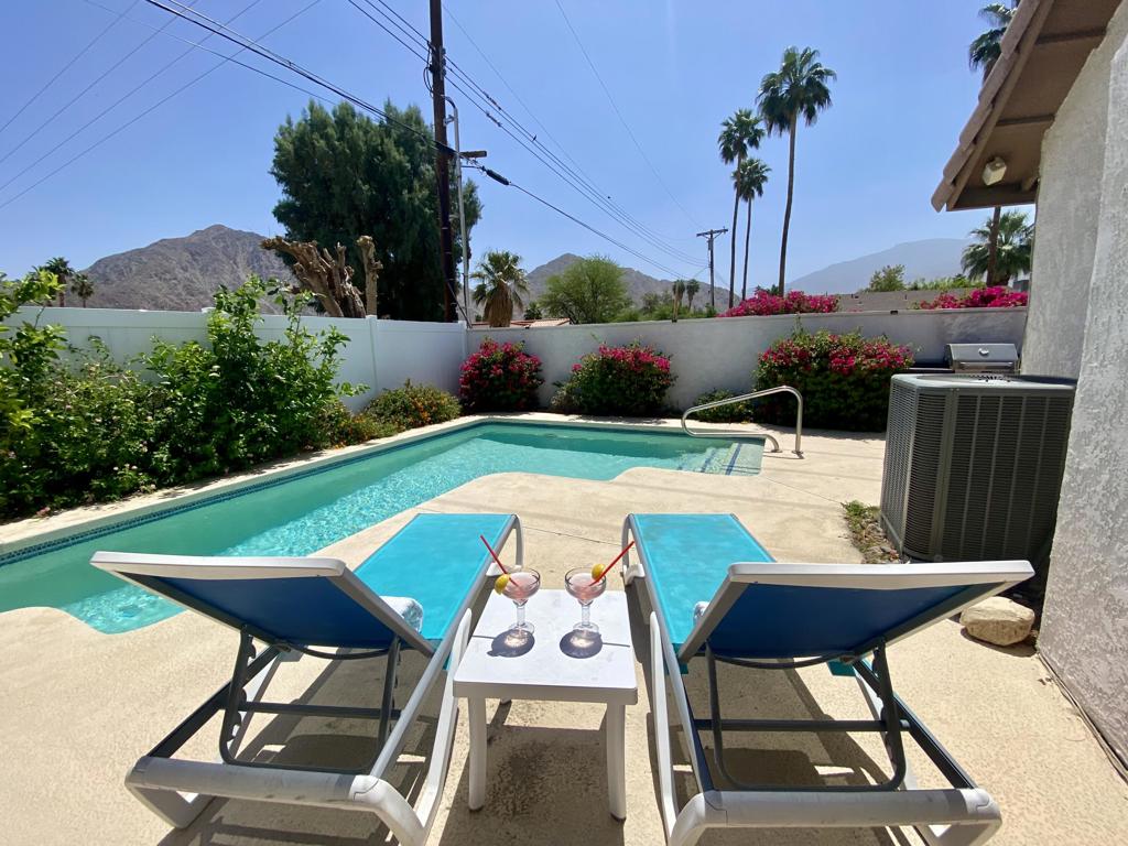 52460 Avenida Martinez