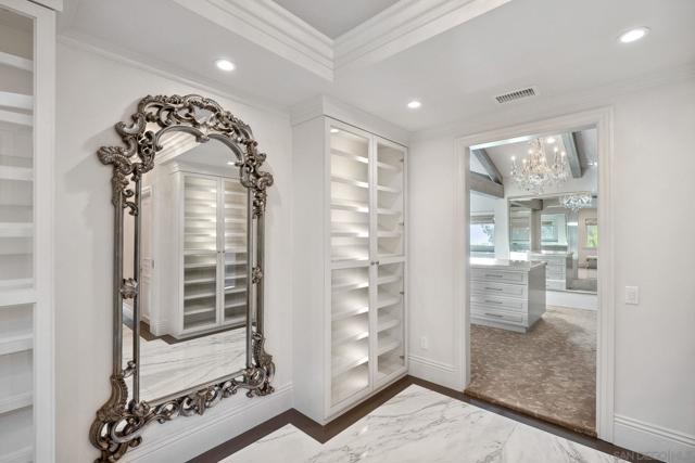 4540 Los Pinos, Rancho Santa Fe CA: https://media.crmls.org/mediaz/2920c804-5fa8-41e4-87b4-f93aa1c782c9.jpg