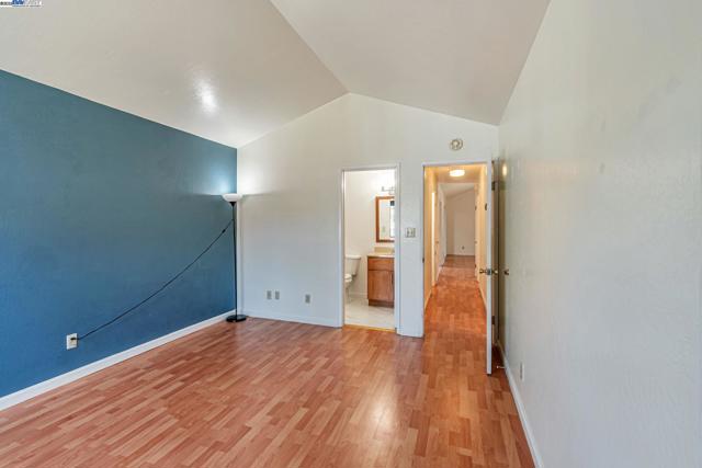 2538 E 16Th St, Oakland CA: https://media.crmls.org/mediaz/29217cbd-1f4a-4932-80a5-c67d6fcd71b0.jpg