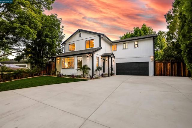 27 Briarwood Ct, Brentwood CA: https://media.crmls.org/mediaz/29218410-0e55-4124-b3ea-3371ba66c697.jpg