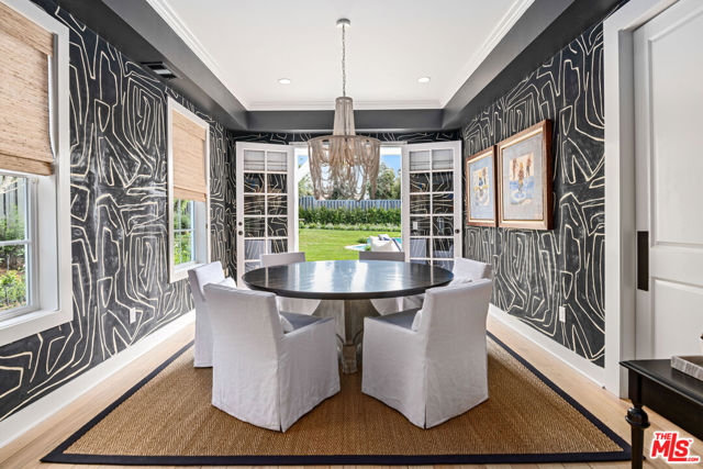 28870 Hampton Place, Malibu CA: https://media.crmls.org/mediaz/2921fb30-90a2-4811-85b8-54a5906f5c17.jpg