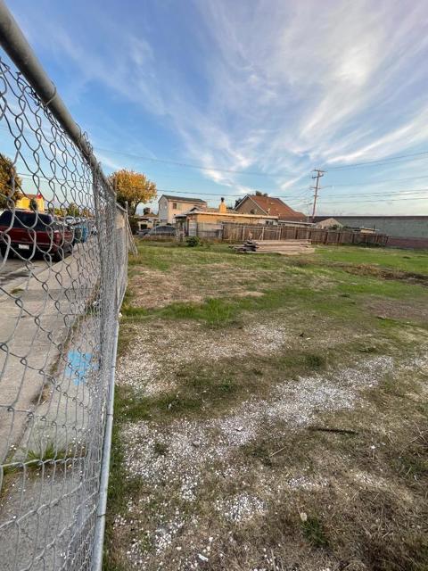 1100 Norton Street, San Mateo CA: https://media.crmls.org/mediaz/29226a98-062c-4239-bac2-c8d1d1b67ecc.jpg