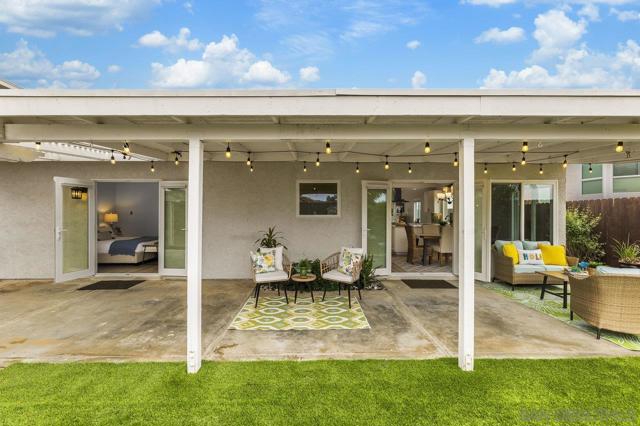 8924 La Cintura Ct, San Diego CA: https://media.crmls.org/mediaz/2923907a-8dfb-4907-a4c5-6271d46c314e.jpg