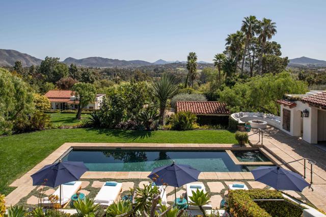 17484 El Vuelo, Rancho Santa Fe CA: https://media.crmls.org/mediaz/2923ea8b-6f4b-4949-95ee-401077d004a7.jpg