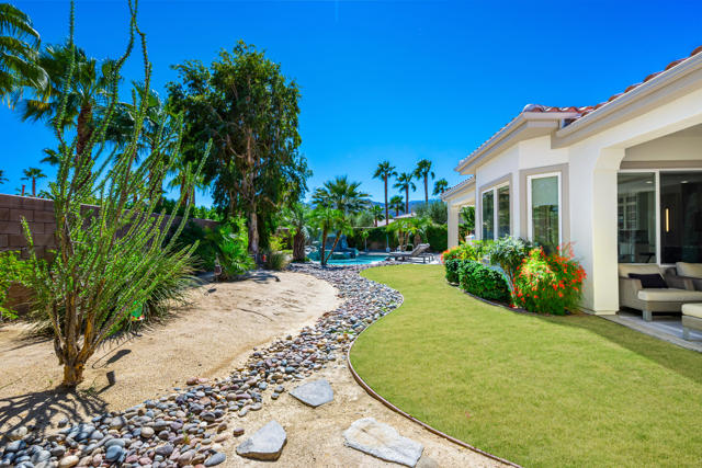 81207 Santa Rosa Court, La Quinta CA: https://media.crmls.org/mediaz/29241bfd-e1b3-4f2b-97d5-db175c63b6ec.jpg