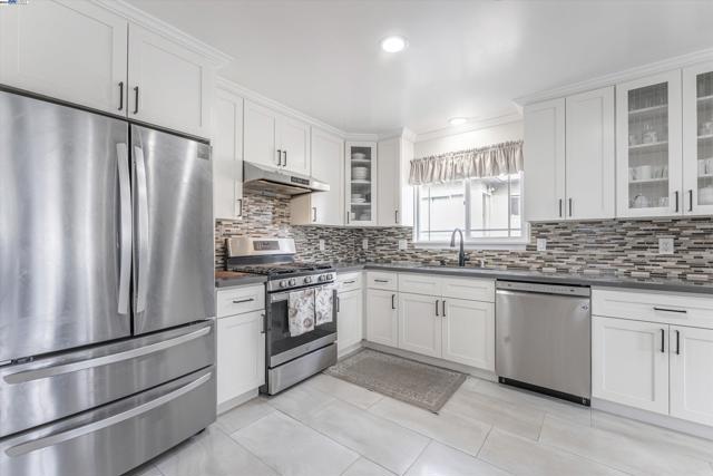 Image 14 of 41 For 2521 Highland Ave