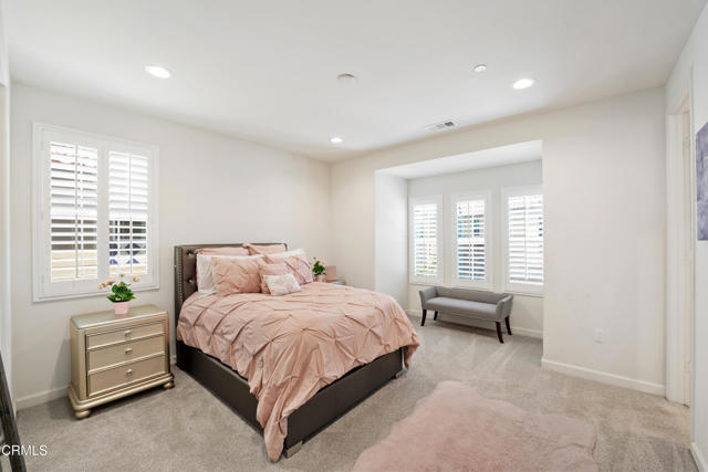1521 Thorpe Trail, Oxnard CA: https://media.crmls.org/mediaz/2924738c-4acd-4701-b976-f71ec2e2b79a.jpg