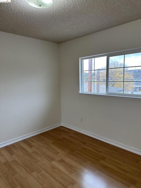 Image 12 of 21 For 136 Nugent Dr