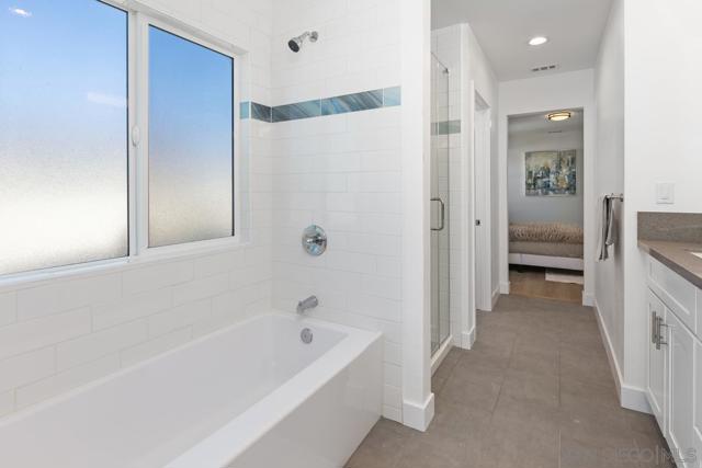 3669 Kalmia St, San Diego CA: https://media.crmls.org/mediaz/2924d171-64d8-4078-a715-fc619342718d.jpg