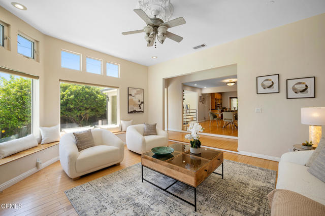 Detail Gallery Image 8 of 71 For 4917 Angeles Crest Hwy, La Canada Flintridge,  CA 91011 - 4 Beds | 3 Baths