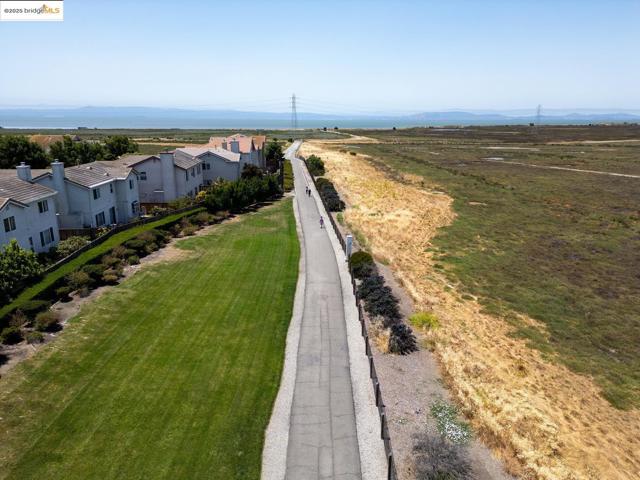 15388 Heron Dr, San Leandro CA: https://media.crmls.org/mediaz/292512ed-772a-40b3-a2e3-9805fce17864.jpg