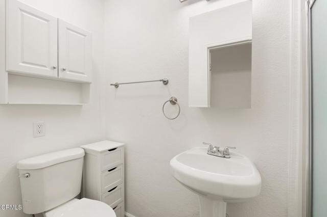 Detail Gallery Image 12 of 39 For 3824 Elm Ave, Long Beach,  CA 90807 - 5 Beds | 5 Baths