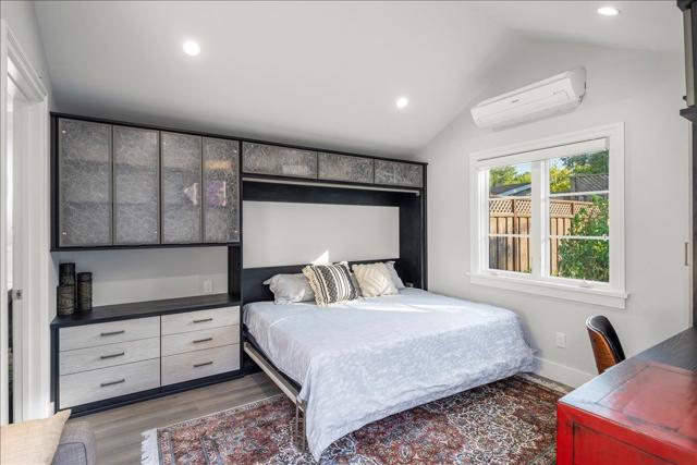 16760 Magneson Loop, Los Gatos CA: https://media.crmls.org/mediaz/292553a2-d886-4044-b42a-480cf54120f9.jpg