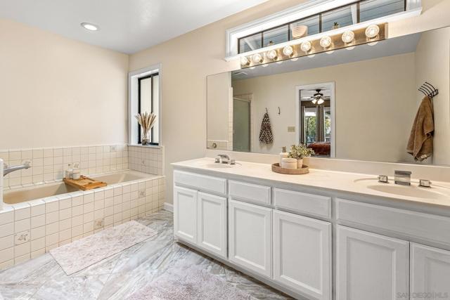 24822 Pappas Rd, Ramona CA: https://media.crmls.org/mediaz/292633ba-23a3-483a-931f-0922527507bf.jpg
