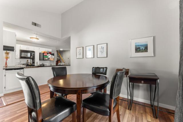 4 Athlone Way, Menlo Park CA: https://media.crmls.org/mediaz/29265c0a-d2ec-4e9c-b81f-48486d909336.jpg
