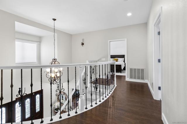 17941 Vista Lomas Dr, Poway CA: https://media.crmls.org/mediaz/29267d64-5457-4e80-ad95-51b98e8986a6.jpg