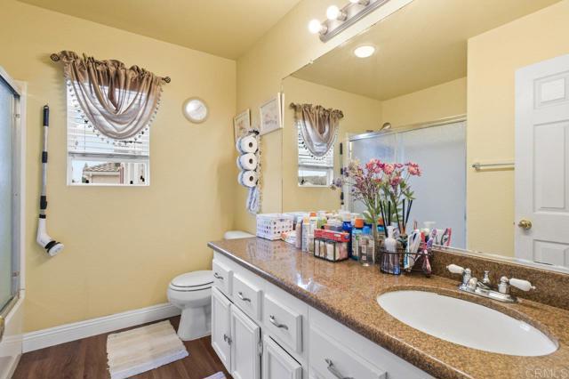1420 Venters Dr, Chula Vista CA: https://media.crmls.org/mediaz/2927f222-a066-458c-a746-360335b9b975.jpg
