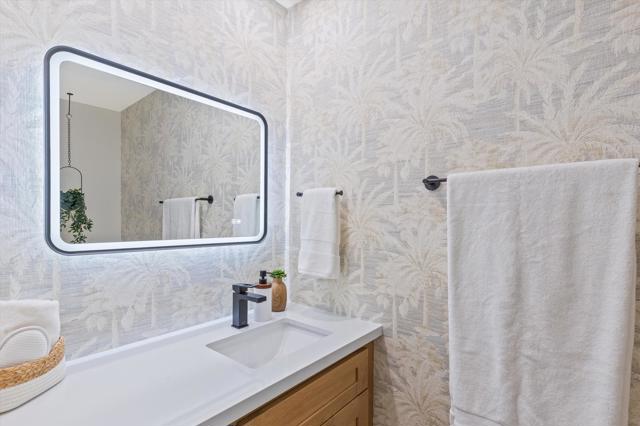 126 Avellino Circle, Palm Desert CA: https://media.crmls.org/mediaz/2927f384-7fec-4337-8215-c121a2dce0e9.jpg