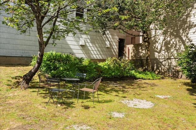 2865 Jackson Street, San Francisco CA: https://media.crmls.org/mediaz/2928a94c-afa2-440d-b628-0d23dc30c16e.jpg