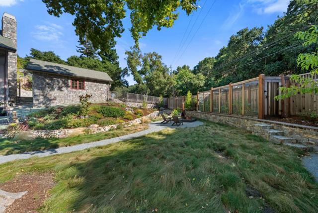 15985 Shannon Road, Los Gatos CA: https://media.crmls.org/mediaz/2928b1a2-99df-4211-be2b-bbe16172a296.jpg