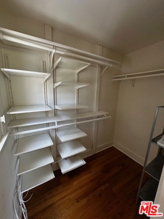 2044 2046 N Highland Avenue, Los Angeles CA: https://media.crmls.org/mediaz/29293467-e563-4ed5-a39f-d8260c6366e3.jpg