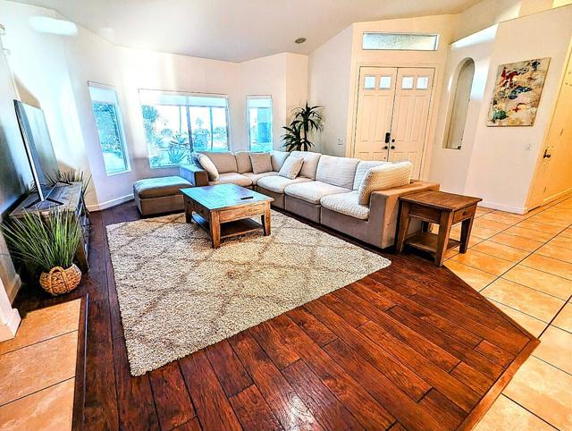 Image 11 of 42 For 28451 Avenida La Vista