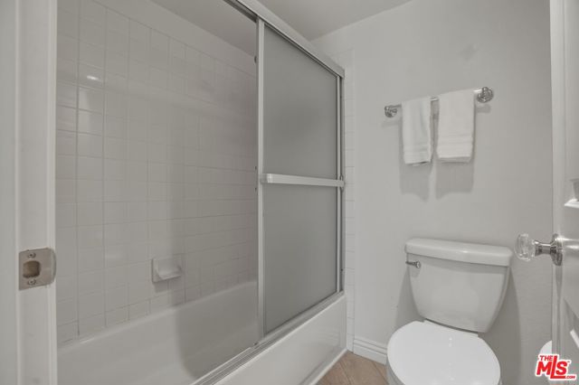 675 Oak Run Trail, Oak Park CA: https://media.crmls.org/mediaz/2929c925-d342-4d60-a8ec-86a85dfb3a52.jpg