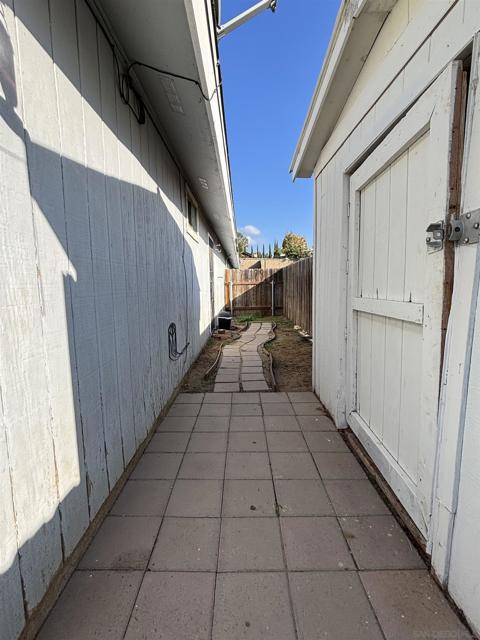 8209 8211 Jema Way, Lakeside CA: https://media.crmls.org/mediaz/2929fa5d-cd39-461f-9265-34688a6d33d9.jpg