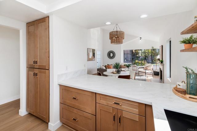 Detail Gallery Image 14 of 47 For 4085 Crystal Dawn Ln #201,  San Diego,  CA 92122 - 2 Beds | 2 Baths