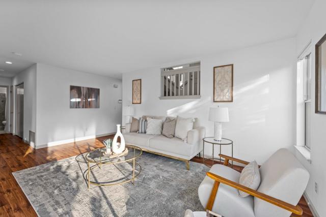 9082 Spencer Court, Gilroy CA: https://media.crmls.org/mediaz/292a0bd2-57b3-441d-86a2-70fbdd87e67e.jpg