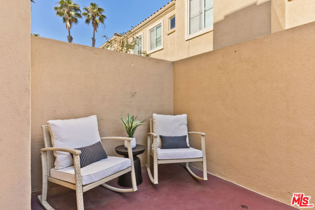1630 E Palm Avenue, El Segundo CA: https://media.crmls.org/mediaz/292a8011-f9ed-4b56-b807-2aadfd71c612.jpg