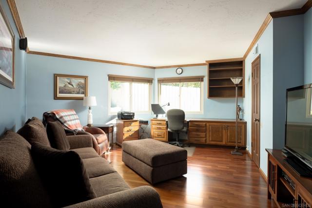 13671 Orchard Gate Rd, Poway CA: https://media.crmls.org/mediaz/292b0c92-e4f2-48c3-bbb7-c969241f9c29.jpg