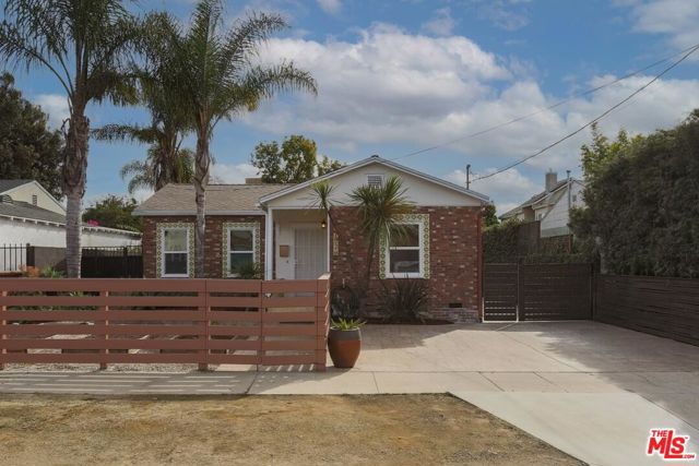 Image 2 for 10740 Charnock Rd, Los Angeles, CA 90034