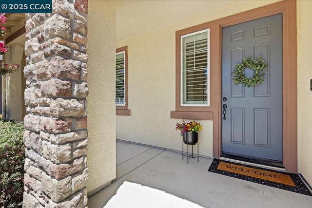 2097 Salice Way, Brentwood CA: https://media.crmls.org/mediaz/292b2e7b-e4b9-4b3b-b94d-c383305a9f69.jpg