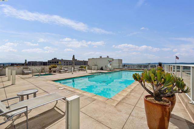 222 Broadway, Oakland CA: https://media.crmls.org/mediaz/292c588c-a9e6-404a-8a1f-87f8d95d9f11.jpg