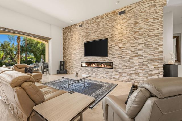 334 Crest Lake Drive, Palm Desert, CA 92211