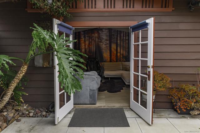 3446 28th Street, San Diego CA: https://media.crmls.org/mediaz/292cb498-ea44-4ed5-8700-0dc8a49056f7.jpg
