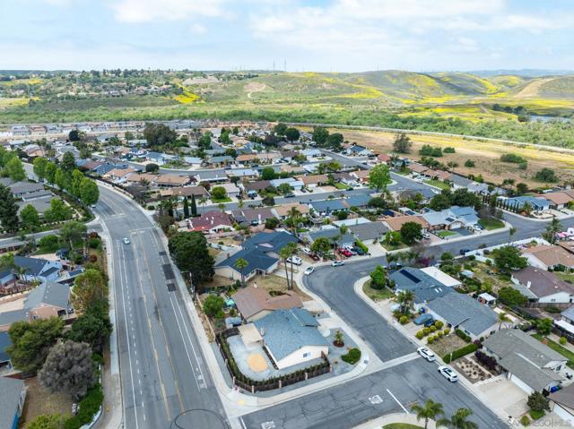 3663 Forest Road, Oceanside CA: https://media.crmls.org/mediaz/292d1719-c7bf-4c94-9a98-d11dfc0596a1.jpg