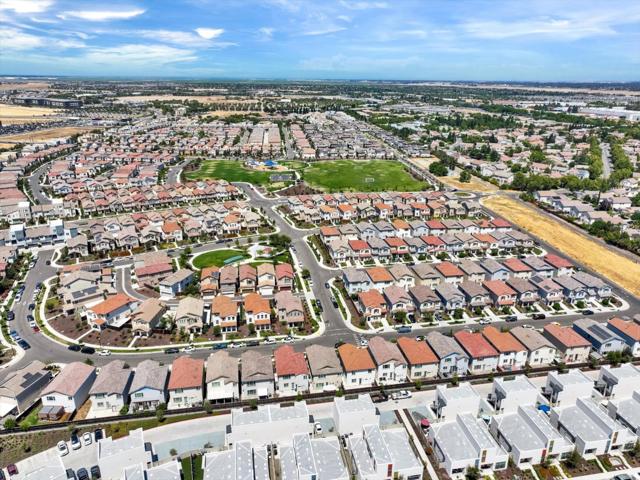 2466 Buzz Aldrin Way, Sacramento CA: https://media.crmls.org/mediaz/292d7986-7aa0-484a-8b34-8035b2464b11.jpg