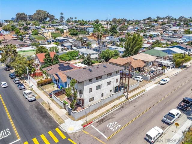 2832 34 K St, San Diego CA: https://media.crmls.org/mediaz/292dd8d7-c57d-49e1-b344-f424c476d6ee.jpg