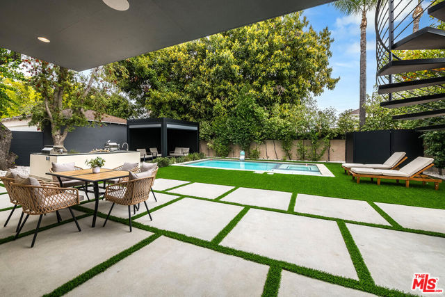4906 Van Noord Avenue, Sherman Oaks CA: https://media.crmls.org/mediaz/292e54a0-cfc0-4840-b745-6e8d16d2b808.jpg