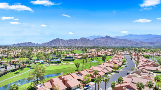 42285 Sultan Avenue, Palm Desert CA: https://media.crmls.org/mediaz/292ea94e-95f2-4456-a94f-4937b907e8d6.jpg